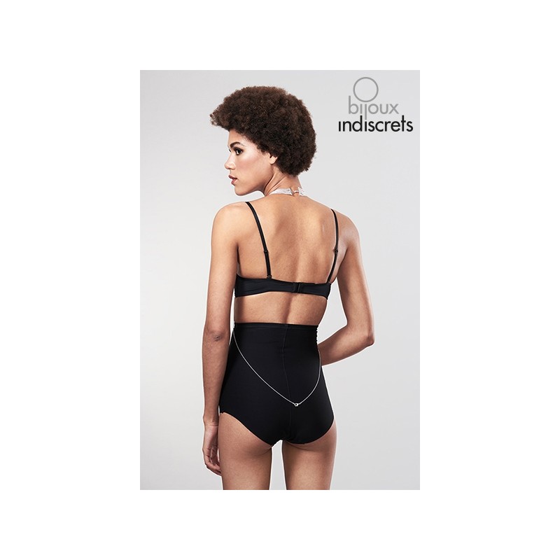 Collier en chainettes métalliques argentées