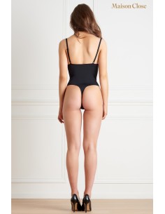 Body string seins nus noir Le petit secret 2